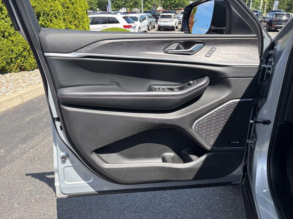 used 2022 Jeep Grand Cherokee L car, priced at $32,000