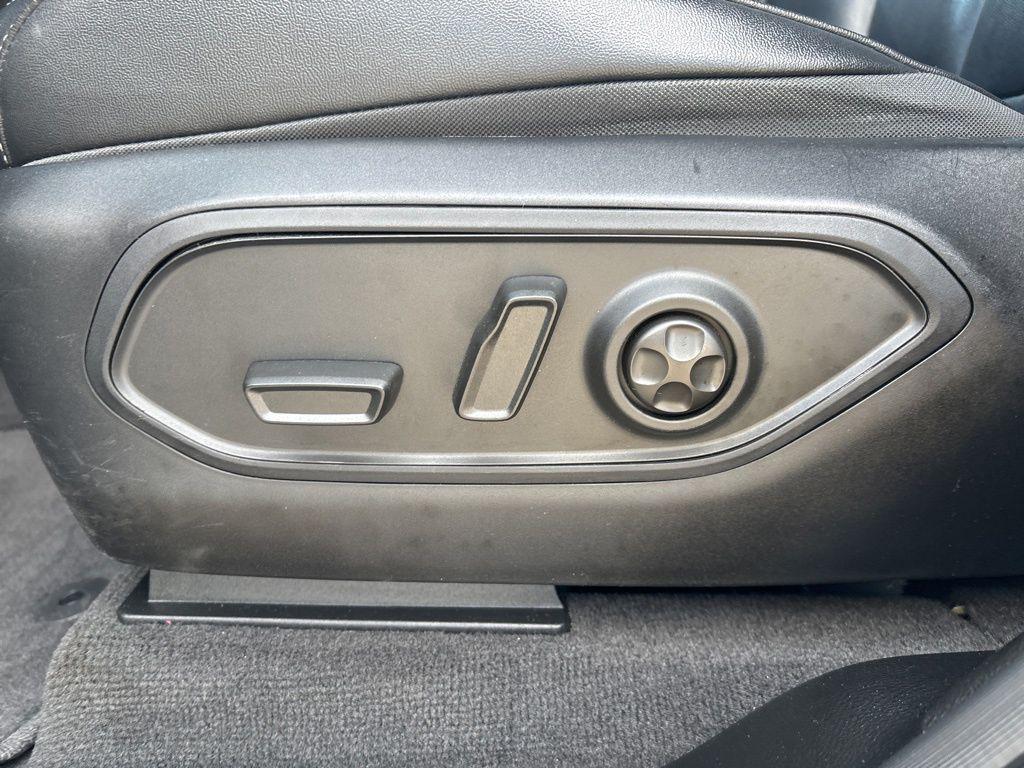 used 2022 Jeep Grand Cherokee L car, priced at $32,000