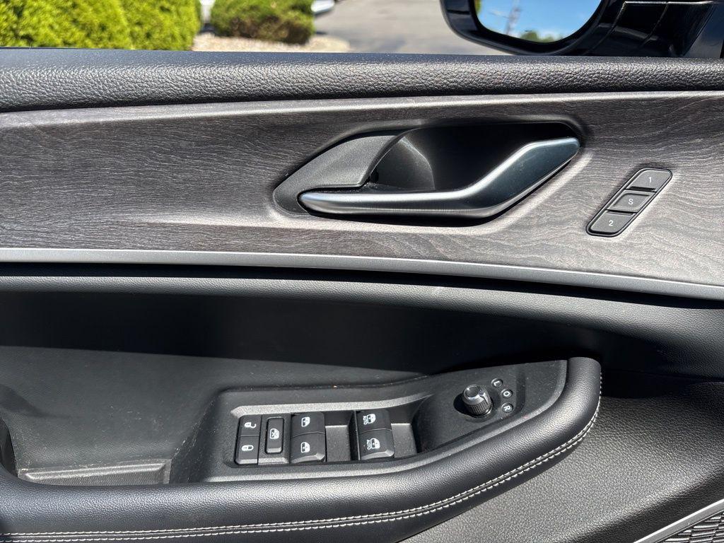 used 2022 Jeep Grand Cherokee L car, priced at $32,000