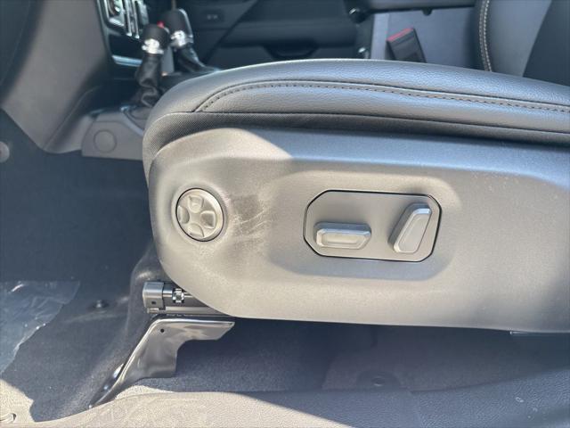 new 2025 Jeep Wrangler car, priced at $52,547