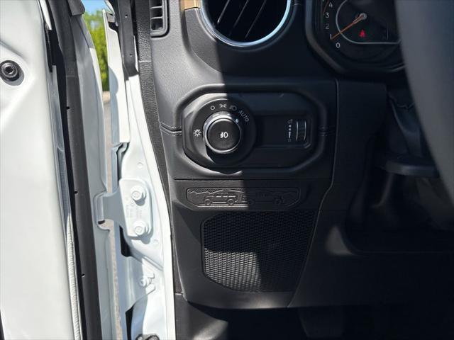 new 2025 Jeep Wrangler car, priced at $52,547