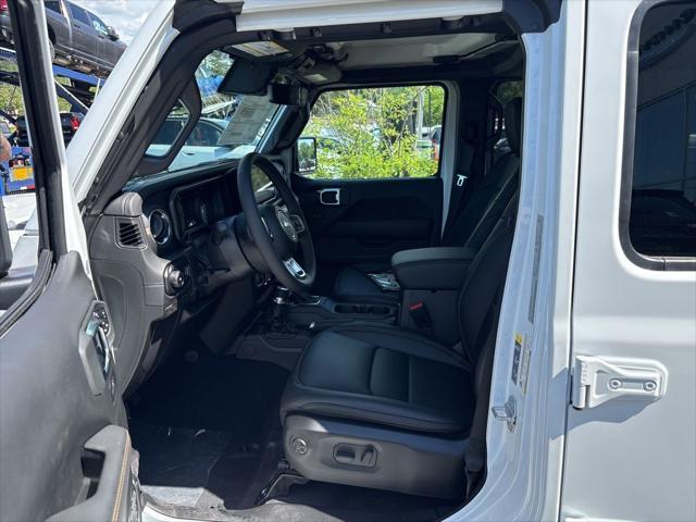 new 2025 Jeep Wrangler car, priced at $52,547