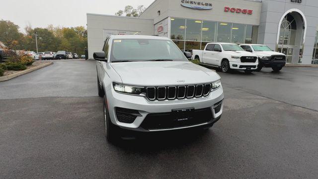 new 2025 Jeep Grand Cherokee car, priced at $37,952