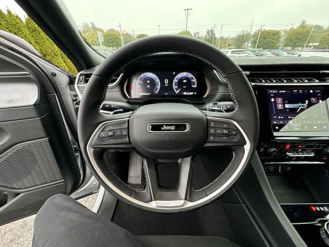 new 2025 Jeep Grand Cherokee car, priced at $37,952