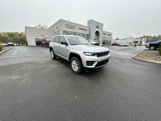 new 2025 Jeep Grand Cherokee car, priced at $38,832