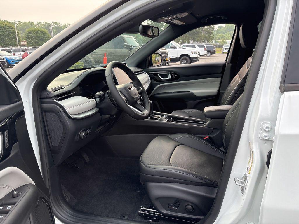 new 2025 Jeep Compass car, priced at $36,036