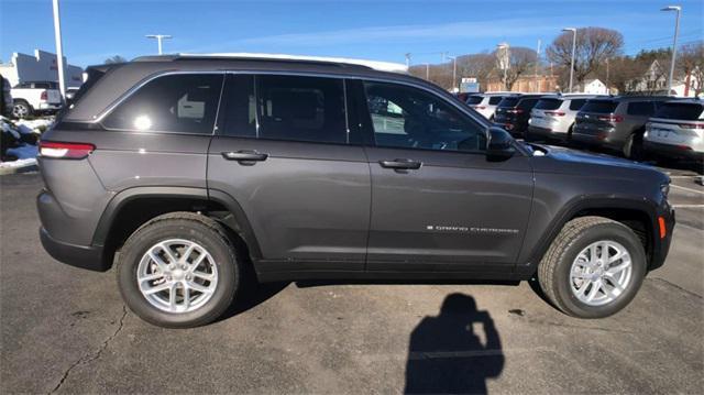 new 2025 Jeep Grand Cherokee car, priced at $40,151