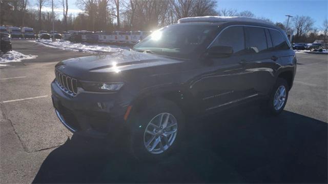 new 2025 Jeep Grand Cherokee car, priced at $40,151