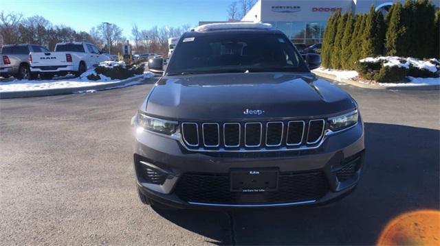 new 2025 Jeep Grand Cherokee car, priced at $40,151