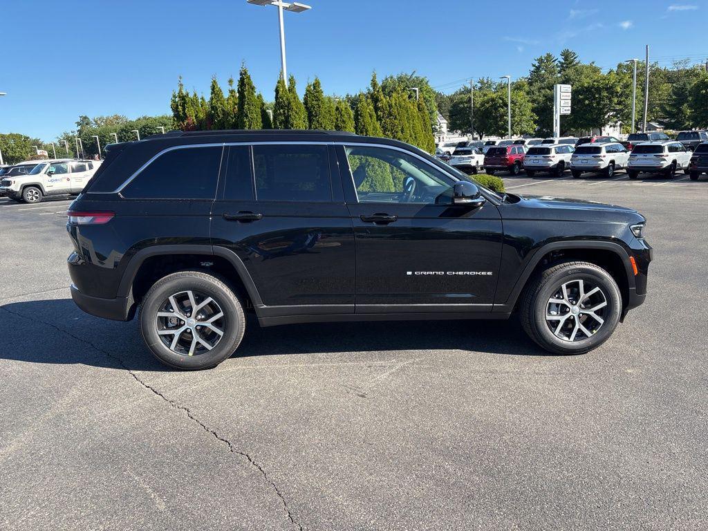 new 2025 Jeep Grand Cherokee car, priced at $45,260