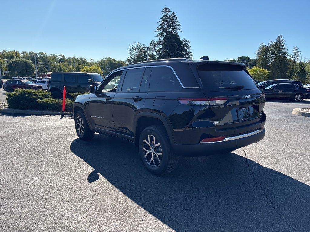 new 2025 Jeep Grand Cherokee car, priced at $45,260