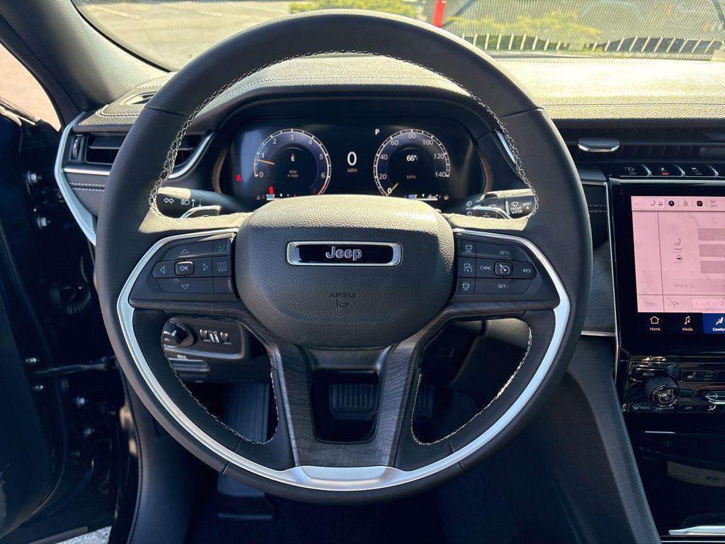new 2025 Jeep Grand Cherokee car, priced at $45,260