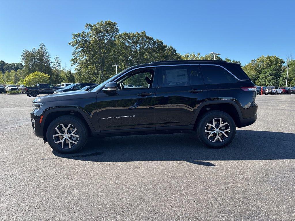 new 2025 Jeep Grand Cherokee car, priced at $45,260