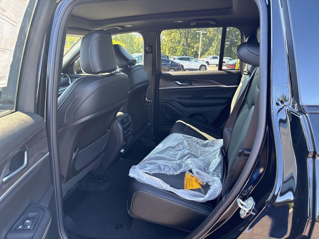 new 2025 Jeep Grand Cherokee car, priced at $45,260