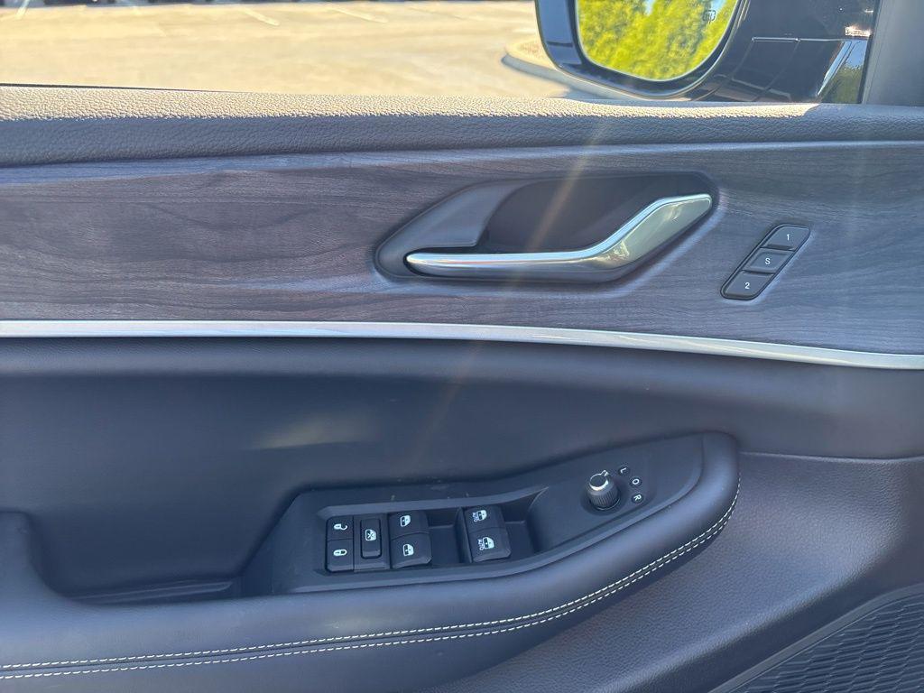 new 2025 Jeep Grand Cherokee car, priced at $45,260