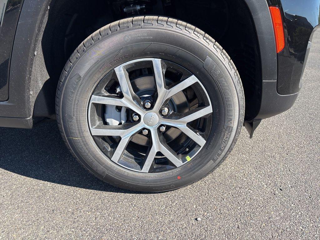 new 2025 Jeep Grand Cherokee car, priced at $45,260