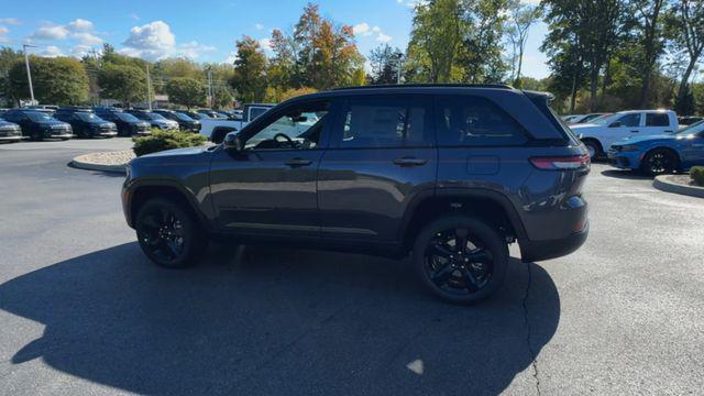 new 2025 Jeep Grand Cherokee car, priced at $43,018