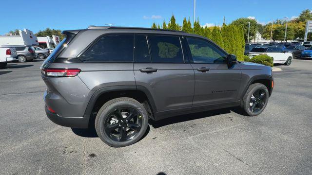 new 2025 Jeep Grand Cherokee car, priced at $43,018