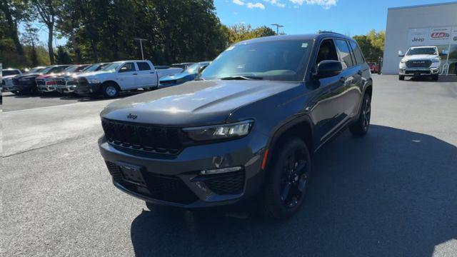 new 2025 Jeep Grand Cherokee car, priced at $43,018