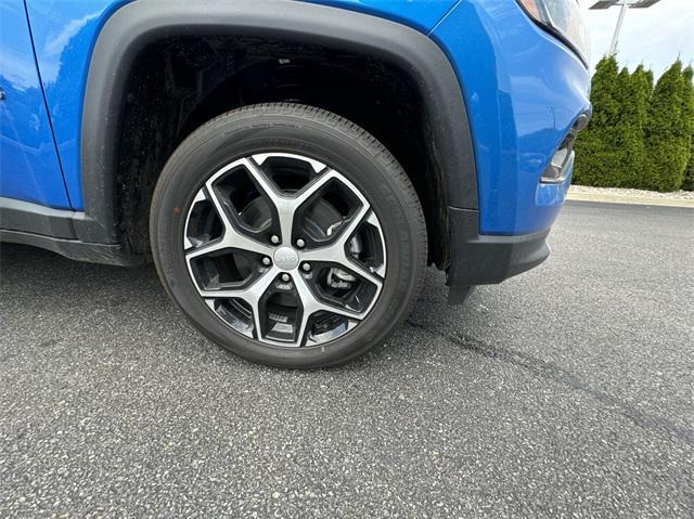 new 2024 Jeep Compass car, priced at $31,998