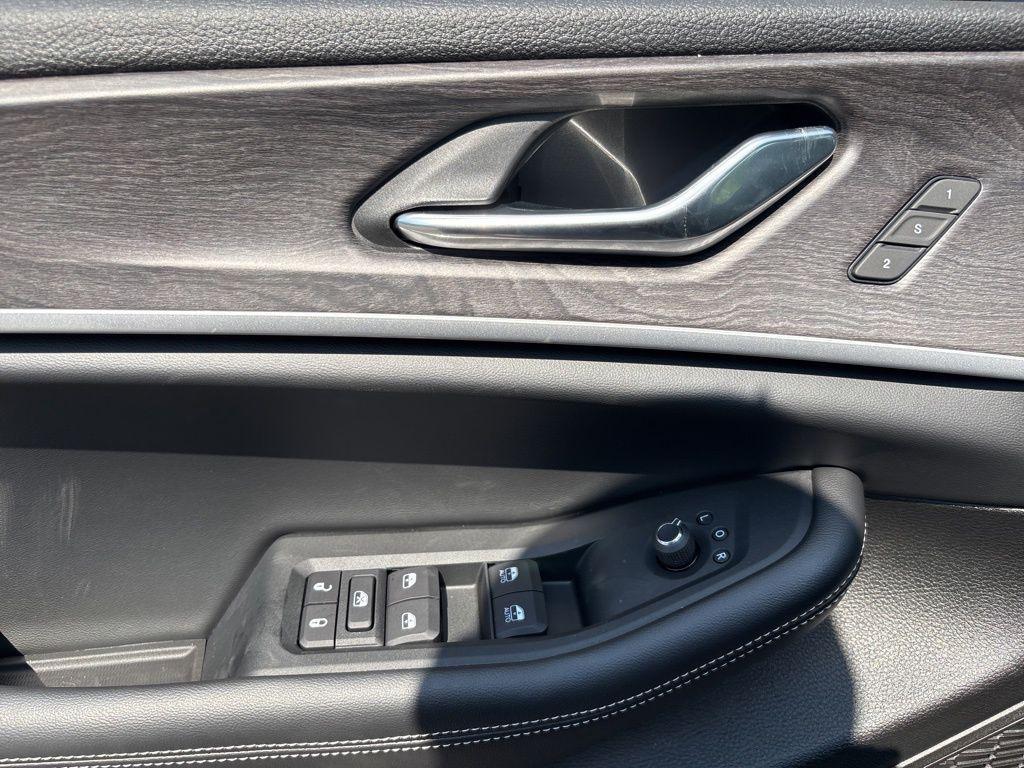 new 2025 Jeep Grand Cherokee L car, priced at $45,962