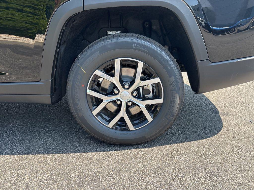 new 2025 Jeep Grand Cherokee L car, priced at $45,962