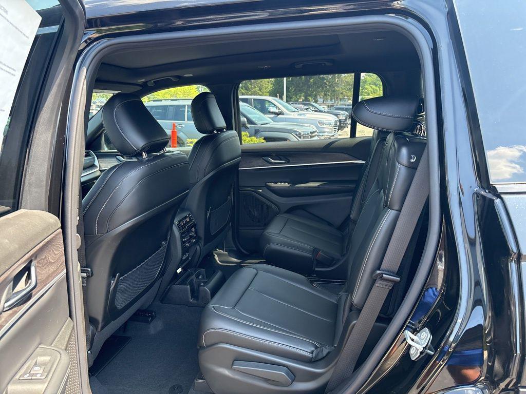 new 2025 Jeep Grand Cherokee L car, priced at $45,962