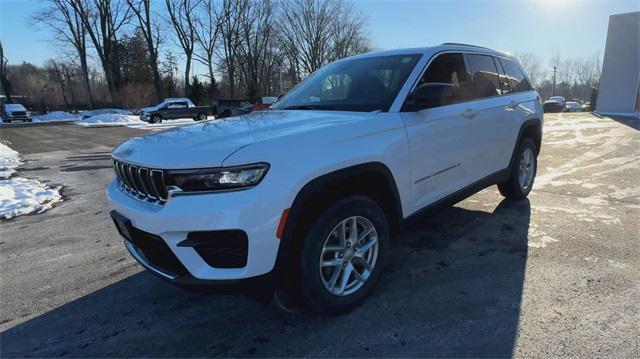 new 2025 Jeep Grand Cherokee car, priced at $42,375