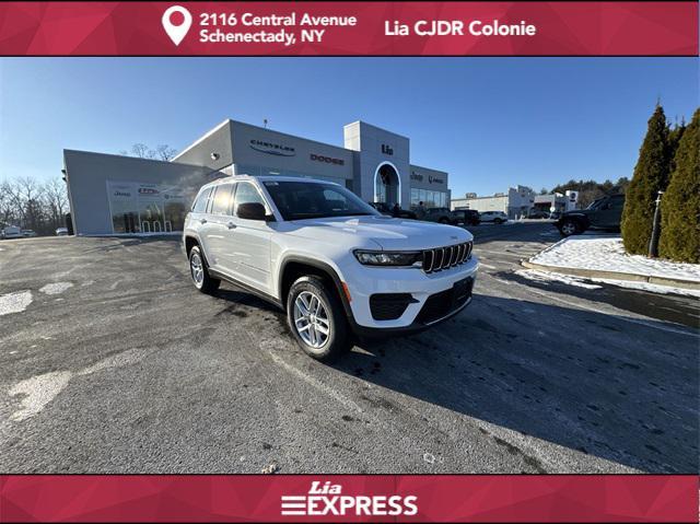 new 2025 Jeep Grand Cherokee car, priced at $40,875