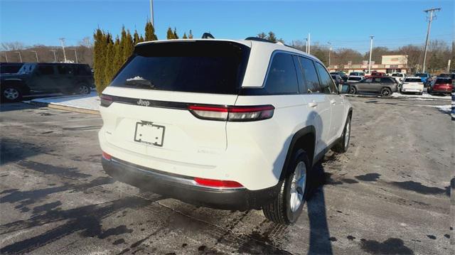 new 2025 Jeep Grand Cherokee car, priced at $42,375