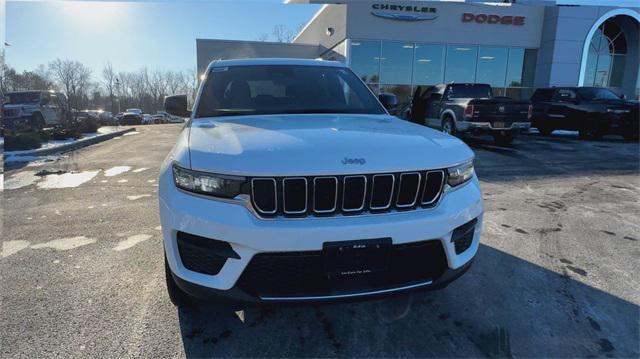 new 2025 Jeep Grand Cherokee car, priced at $42,375