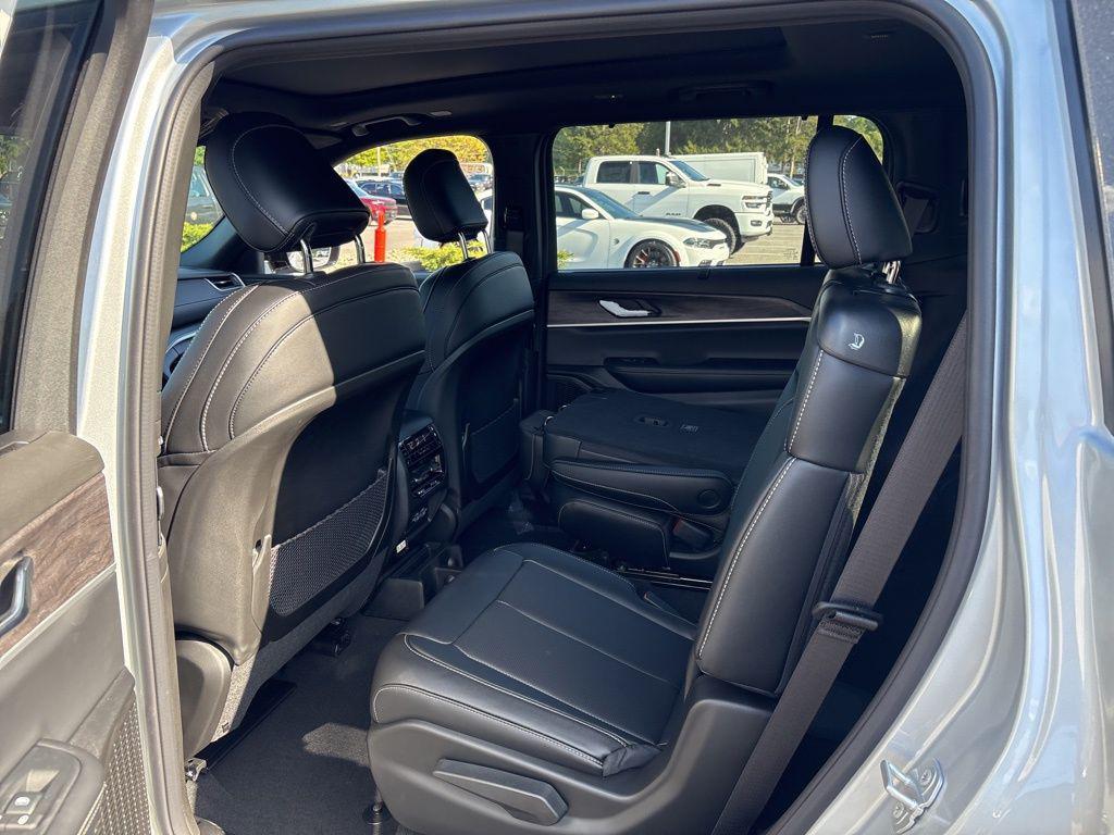 new 2025 Jeep Grand Cherokee L car, priced at $54,682