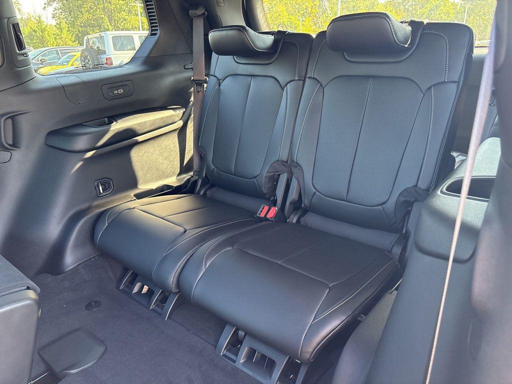 new 2025 Jeep Grand Cherokee L car, priced at $54,682