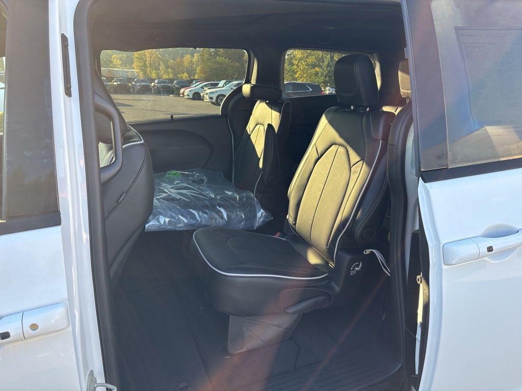 new 2026 Chrysler Pacifica car, priced at $52,018