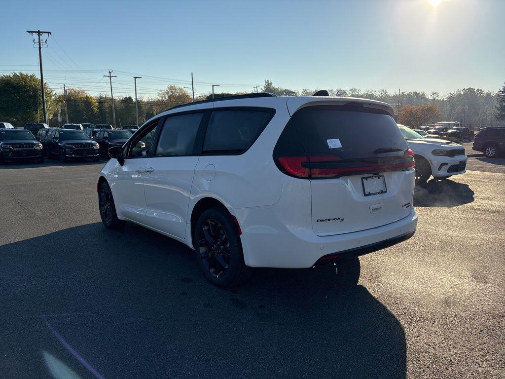 new 2026 Chrysler Pacifica car, priced at $52,018