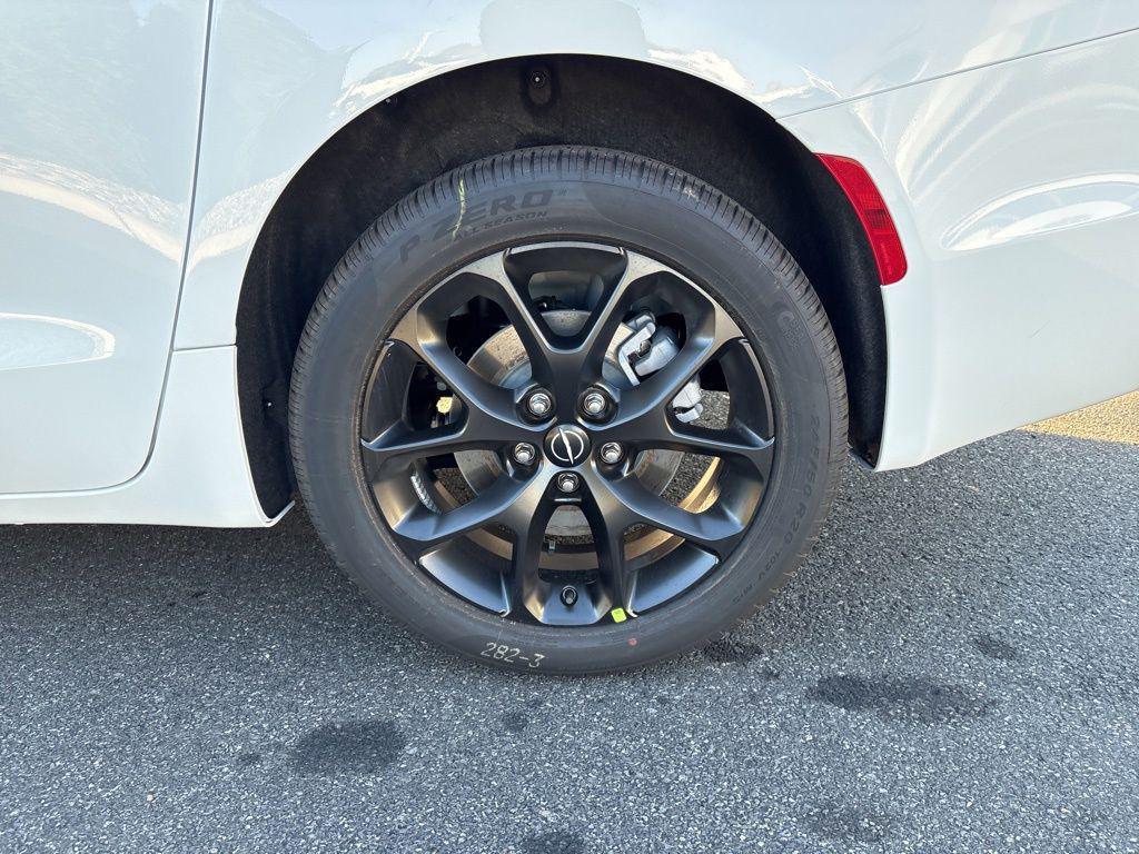 new 2026 Chrysler Pacifica car, priced at $52,018