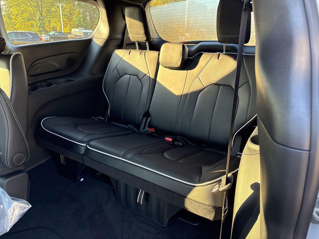 new 2026 Chrysler Pacifica car, priced at $52,018