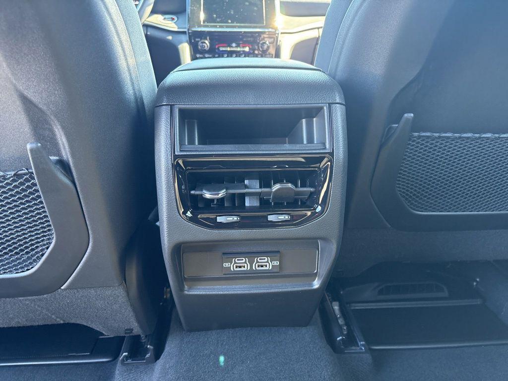 new 2025 Jeep Grand Cherokee car, priced at $35,941