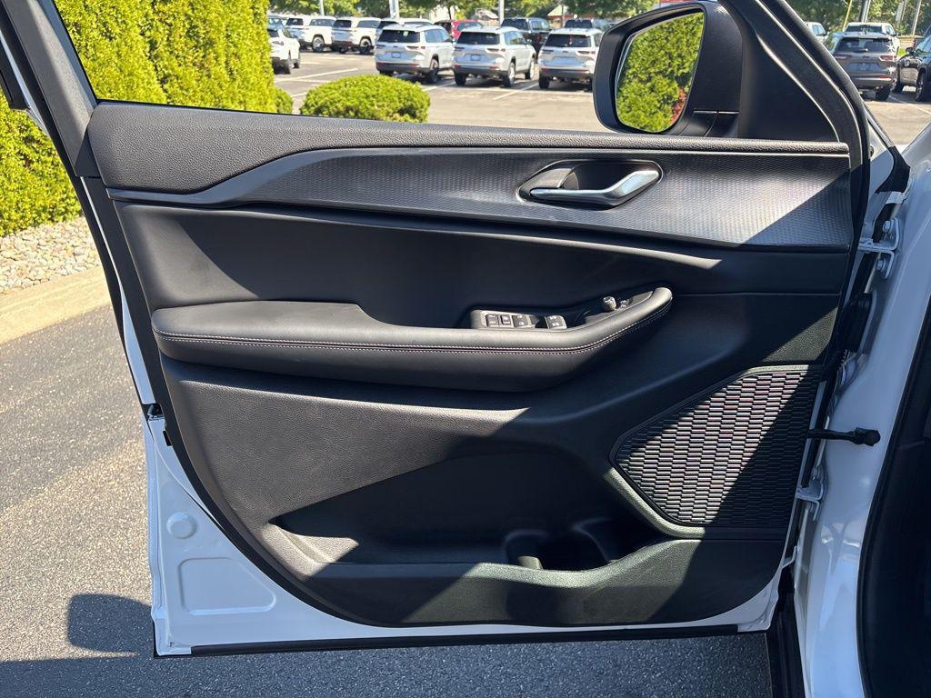 new 2025 Jeep Grand Cherokee car, priced at $35,941