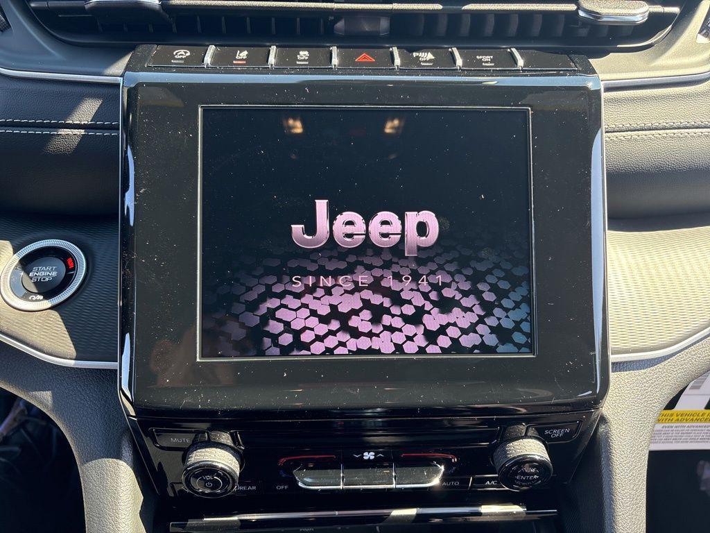 new 2025 Jeep Grand Cherokee car, priced at $35,941