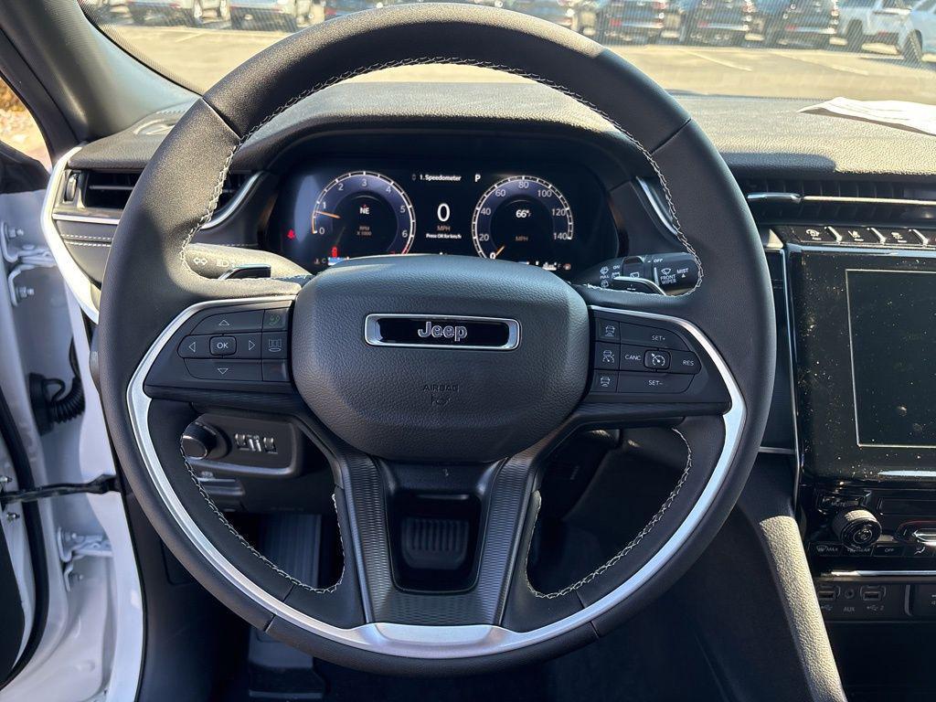 new 2025 Jeep Grand Cherokee car, priced at $35,941