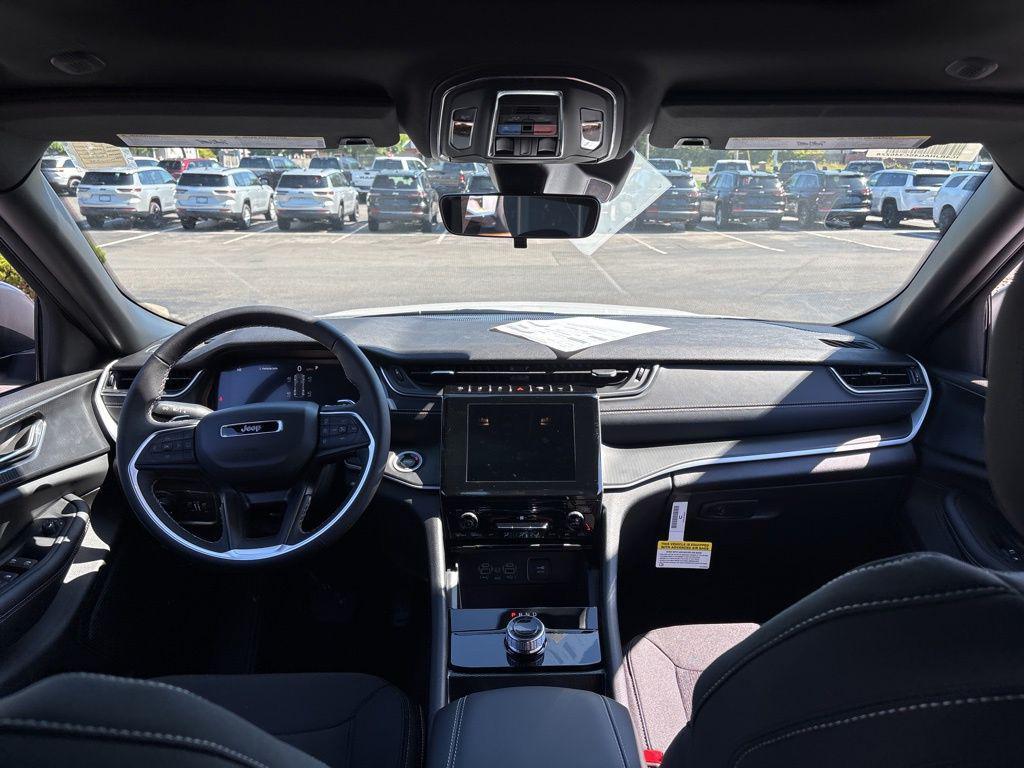 new 2025 Jeep Grand Cherokee car, priced at $35,941