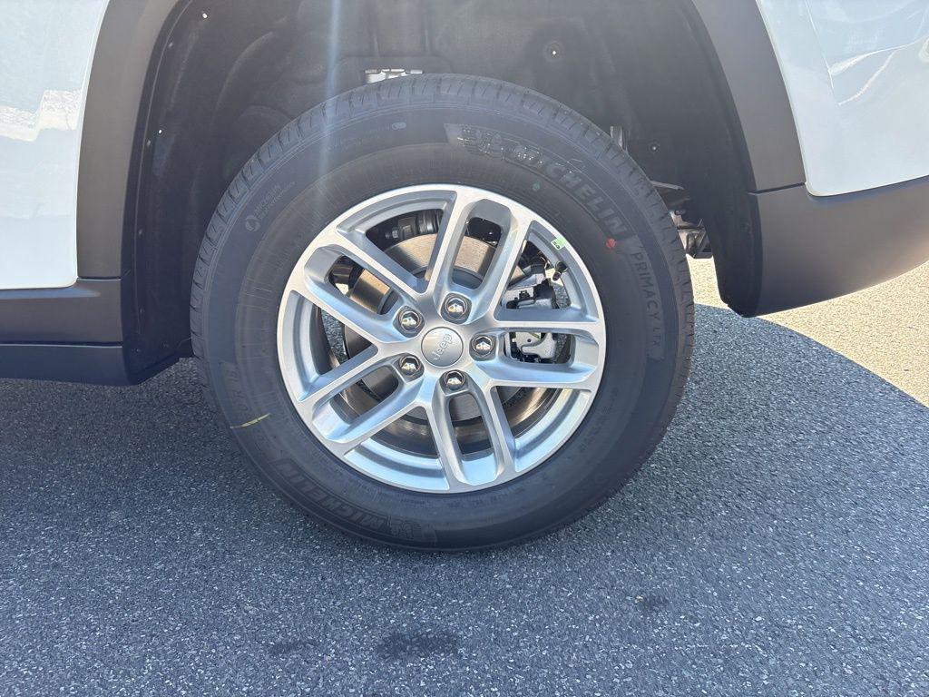 new 2025 Jeep Grand Cherokee car, priced at $35,941