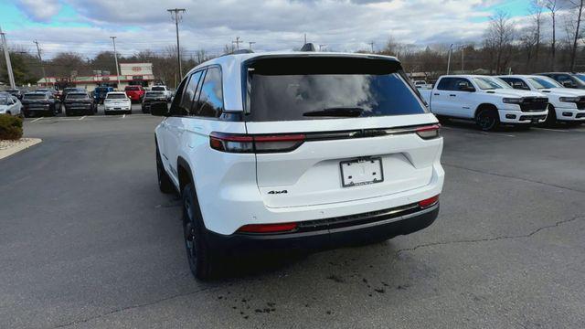 new 2025 Jeep Grand Cherokee car, priced at $46,075