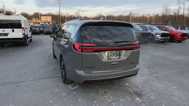 new 2025 Chrysler Pacifica car, priced at $46,358