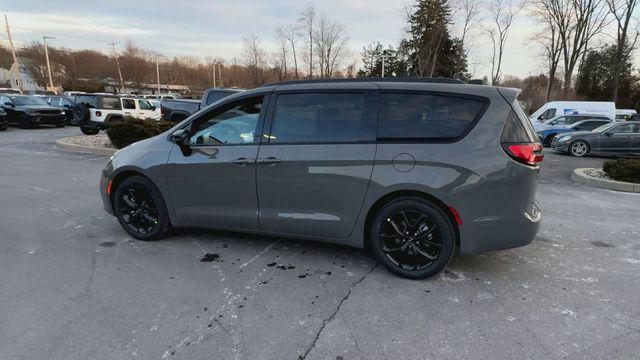 new 2025 Chrysler Pacifica car, priced at $46,358