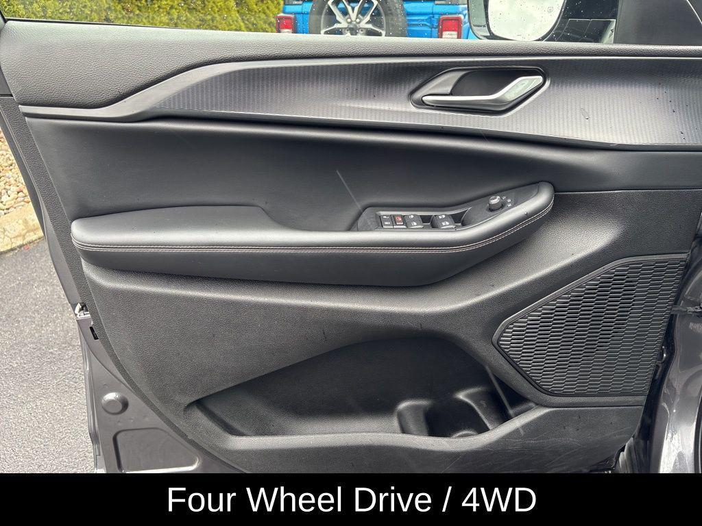 used 2023 Jeep Grand Cherokee car, priced at $28,800