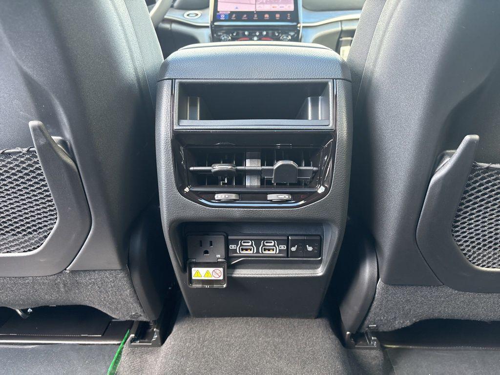 new 2025 Jeep Grand Cherokee car, priced at $48,410