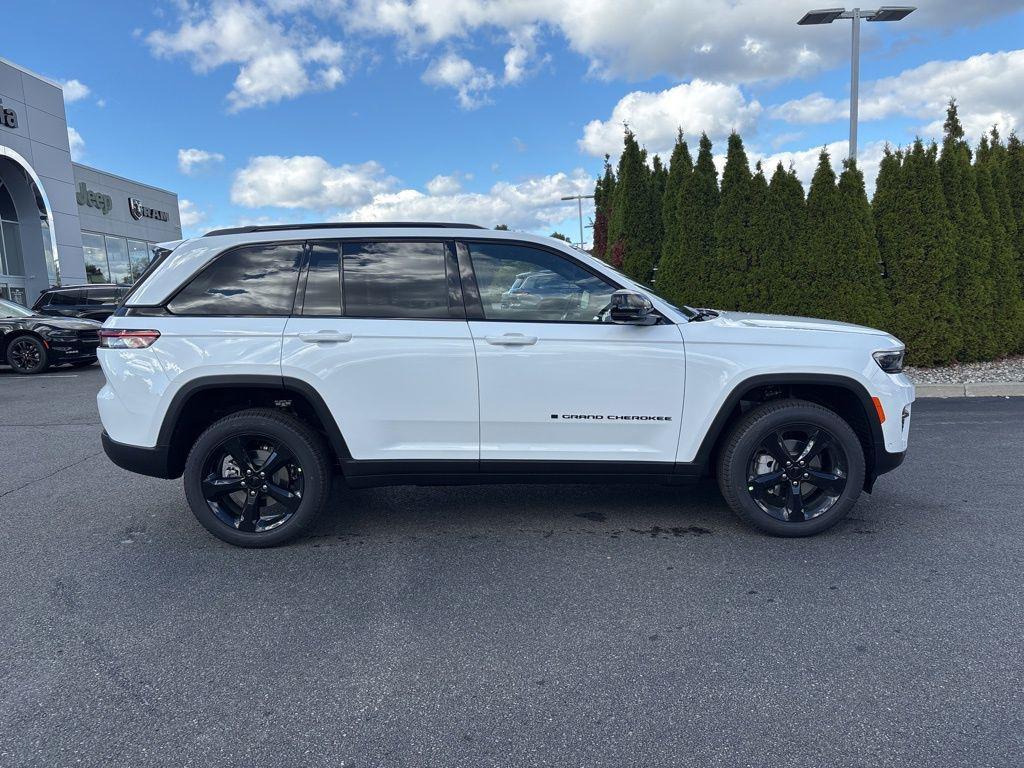 new 2025 Jeep Grand Cherokee car, priced at $48,410