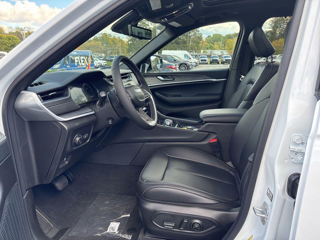 new 2025 Jeep Grand Cherokee car, priced at $48,410